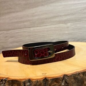 3/$30 Simons purple belt with silver tone buckle size small